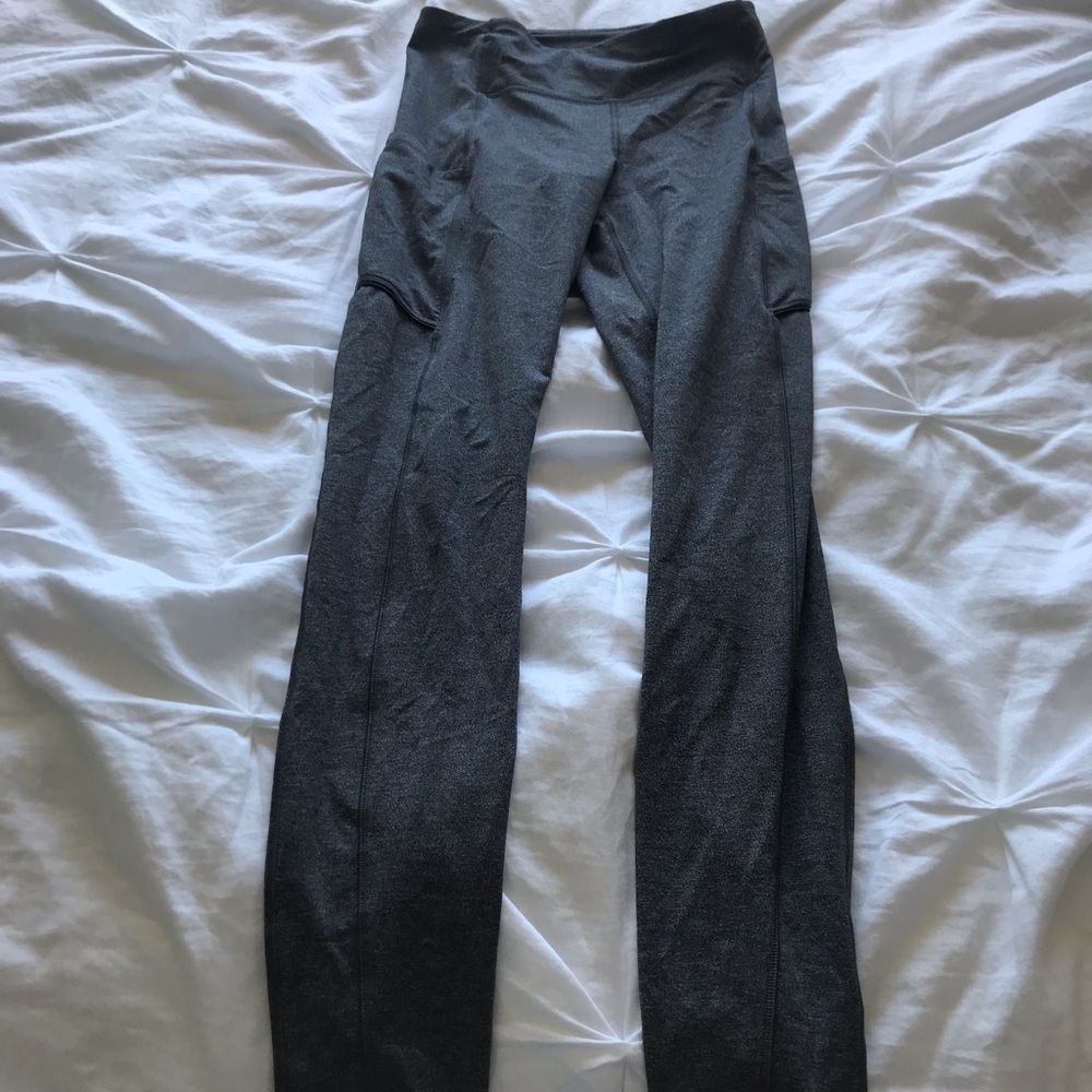Grey Lululemon speed up tights (pockets)